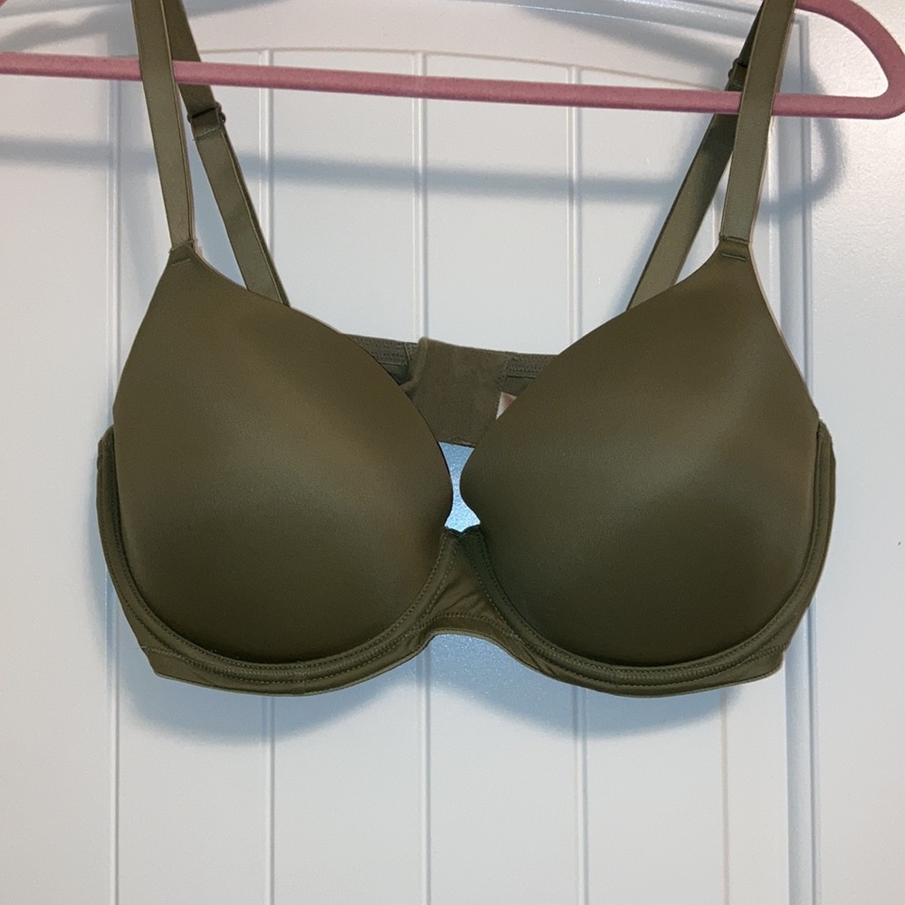 PINK Wear Everywhere T-Shirt Lightly Lined Bra